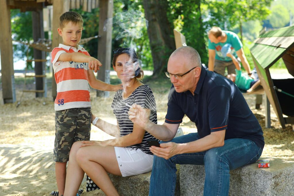 Familienfreizeit kostenlos genießen bei Ausflügen in die Natur und Spiele im Park